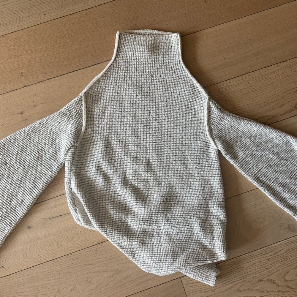 Stella McCartney Sweater  - White / Gray  - Small Medium